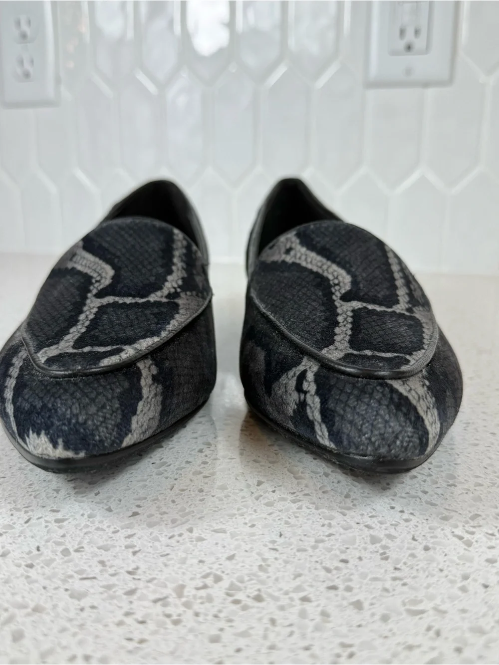 VANELi Kelvin Slip On Velvet Snake Print Loafer Flats Size 10M